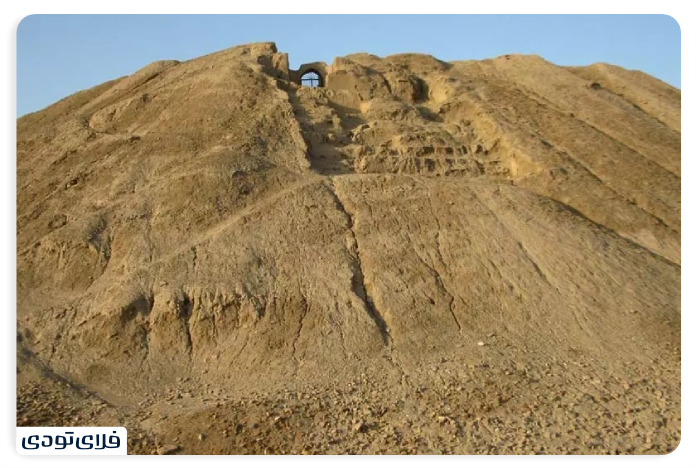 The historical hill of Ave is one of the historical attractions of Saveh