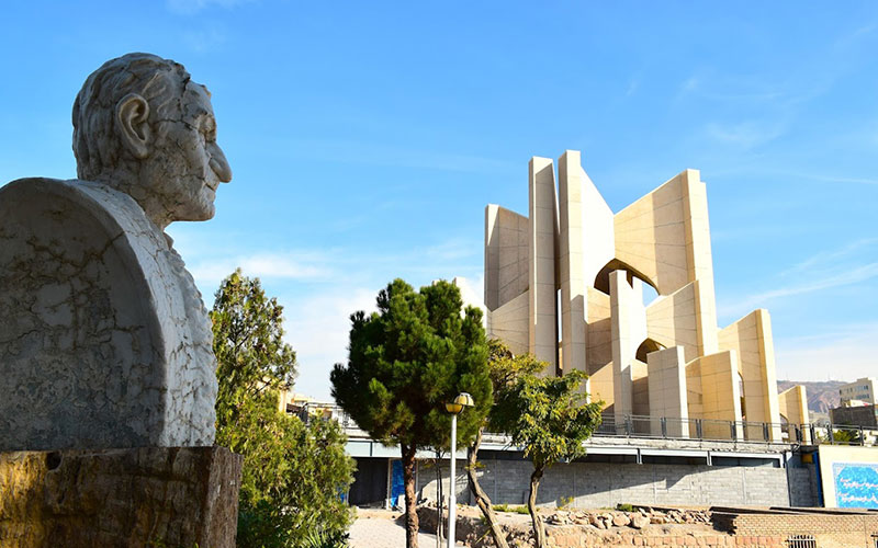 Shahriar's statue in Tabriz's tomb, photo source: Google Map, photographer: Farhad Extraa