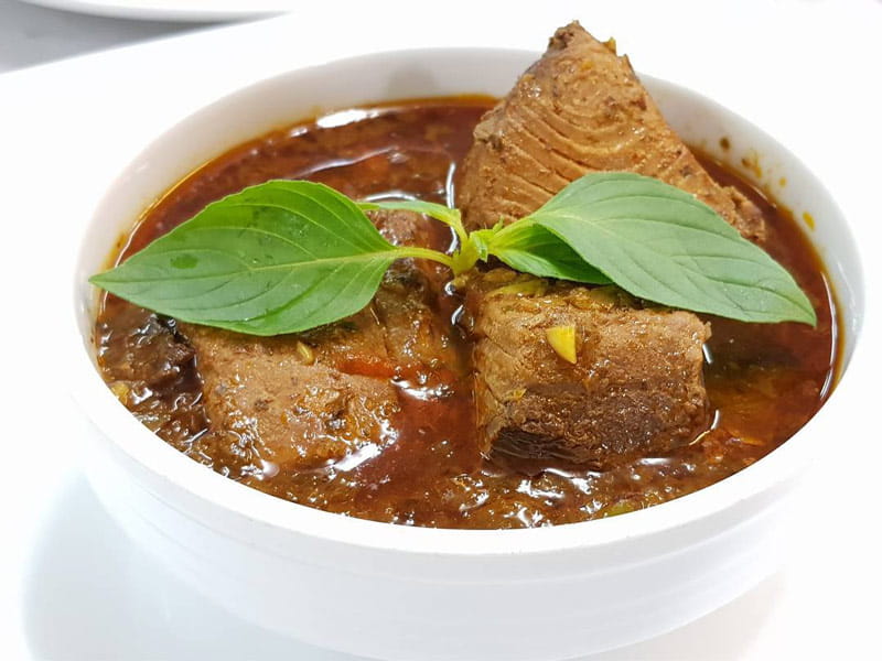 Qeshm katogh food decorated with basil leaves, photo source: badilfood Instagram page, photographer: unknown