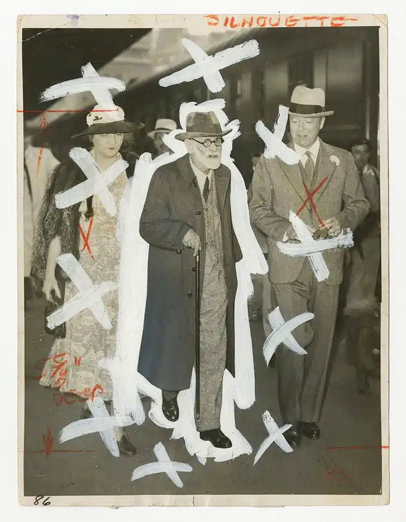 Sigmund Freud in Paris with US Ambassador Wilson C. Bullitt (Wilson C. Bullitt) and Marie Bonaparte (Marie Bonaparte) in 1938; Photographer: Unknown