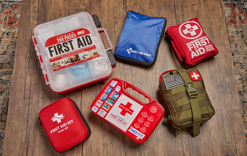 first aid kit; Photo source: snowhawk.ir website. Photographer: Unknown