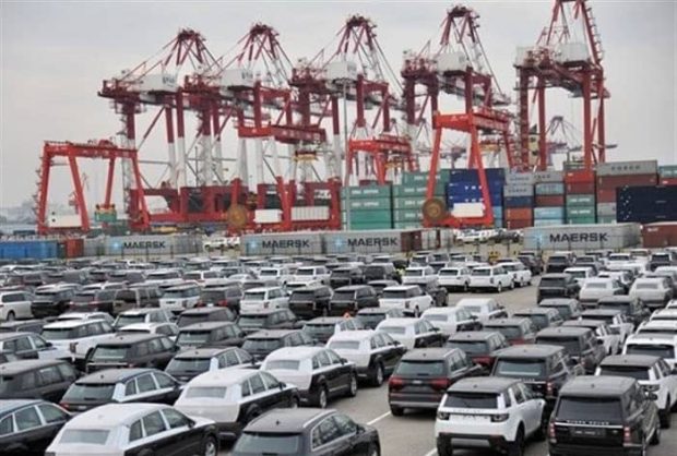 Limiting the price ceiling of car imports to free zones