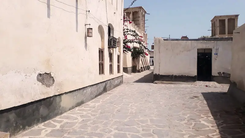 the white buildings of Bandar Kong; Photo source: Google Map; Photographer: Mustafa Parvin