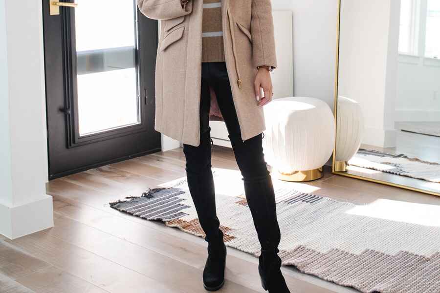 Style with long puffer and high boots