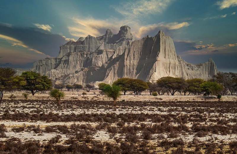 Martian mountains, photo source: Google Map site, photographer: Mahdi Faraji