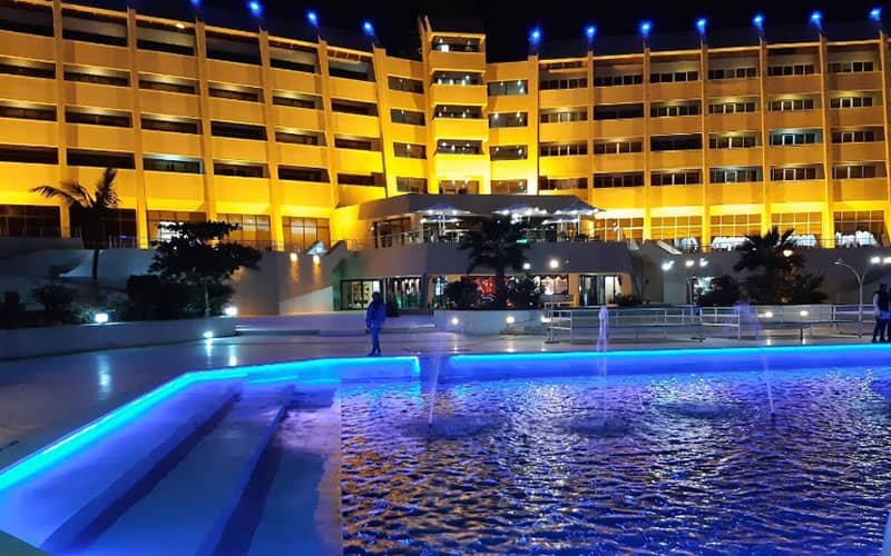 The large swimming pool of Shayan Kish Hotel