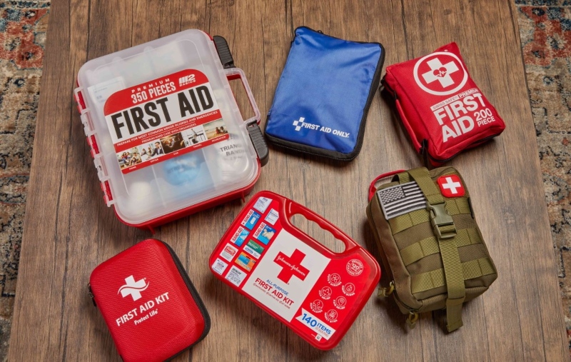 Different brands of first aid bags; Photo source: digikala.com. Photographer: Unknown