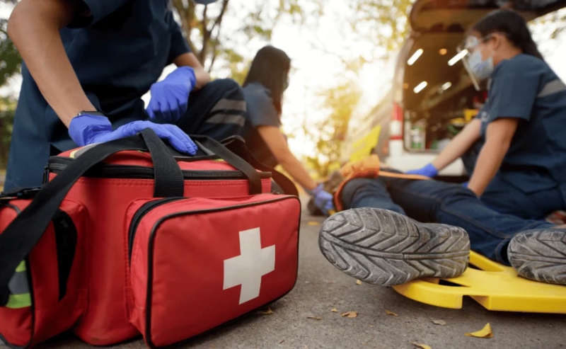 first aid in emergency situations; Photo source: smartertravel.com. Photographer: Unknown 