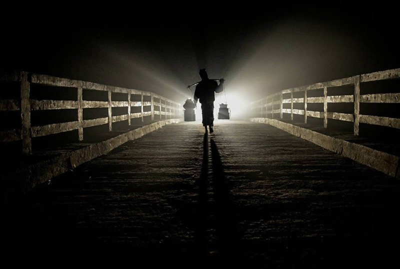 Pedestrian bridge in a winter night in Bangladesh; Photo source: 121clicks.com; Photographer: Mou Aysha