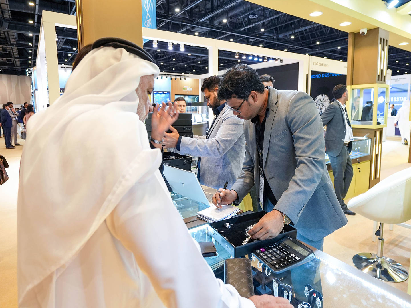 Dubai Jewelry Show (JGT) 4 Dubai jewelry exhibition