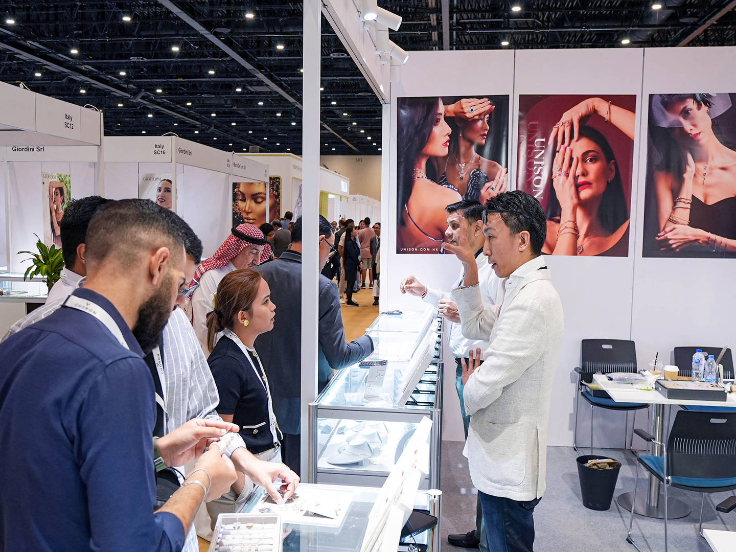 Dubai Jewelery Show (JGT) 6 Dubai jewelry exhibition