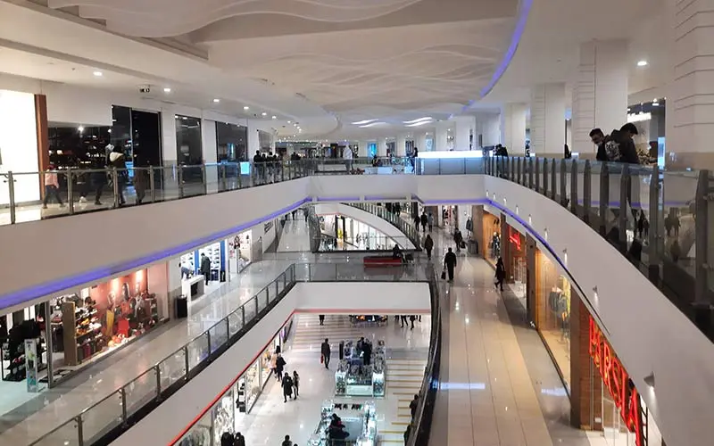 The interior of Isfahan City Center shopping center, photo source: Google Map, photographer: Sadra Bz