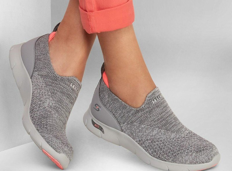 Skechers women's walking shoes. Source: metroshoes.com website; Photographer: Unknown