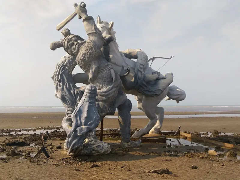 Rostam and dragon statue in Marjan Bushehr beach park, photo source: Google Map, photographer: Thomas Niaki