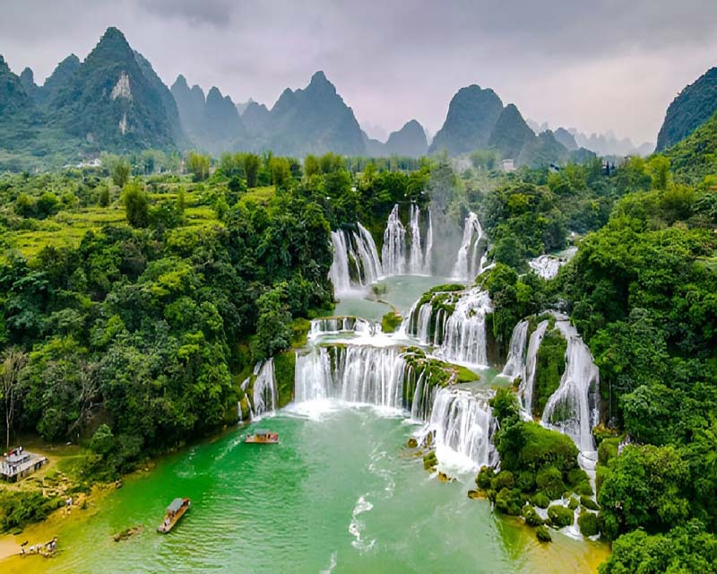 The report of the conquest of Vietnam with the first direct Iranian flight to Ho Chi Minh