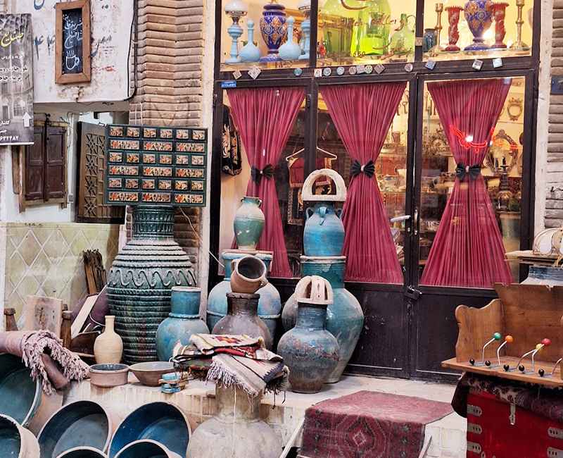Handicraft shop in Kashan bazaar, photo source: Google Map, photographer: Ali Danesh Parvar