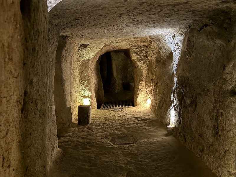 The interior of the underground city of Nooshabad, Kashan, photo source: Google Maps, photographer: Bruna SS