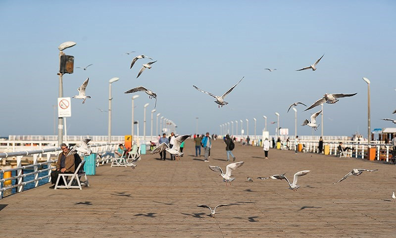 Tourists in the Kish Recreation Pier; Photo Source: Google Map; Photographer: Saeed Bodaghi