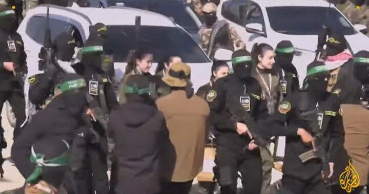 Hamas delivered two Israeli captives to the Red Cross+ Pictures