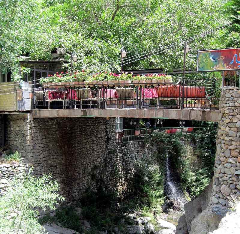 the river and the bridge and the beds of the valley; Photo source: Iran Tourism and Touring Organization, photographer: unknown