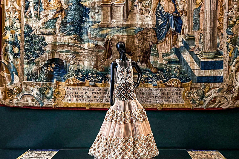   Women's clothing at the Louvre Museum Fashion Exhibition