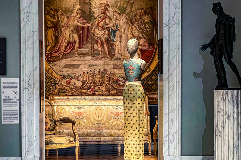 Mannequins of Fashion Fashion Dress at Louvre Museum