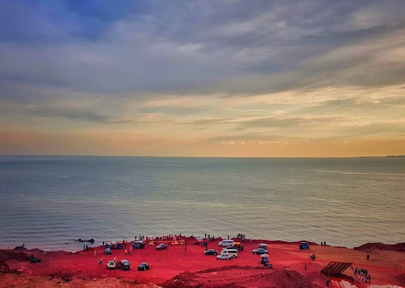 Hormuz Red Beach. Source: Google Map; Photographer: Qeshmia's qeshmnama