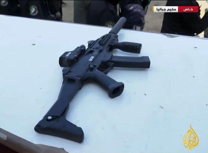 The beginning of the third round of prisoners' exchange with the delivery of Zionist female captives; ۱۱۰ Palestinian captives are freedom+ images