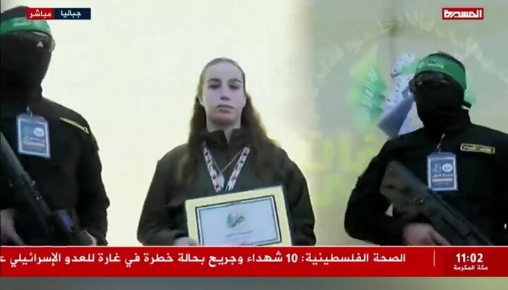 The beginning of the third round of prisoners' exchange with the delivery of Zionist female captives; ۱۱۰ Palestinian captives are freedom+ images