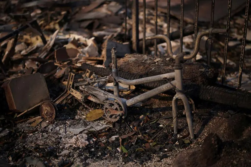 The bicycle burned in the fire of Los Angeles; Photo source: Reuters; Photographer: Daniel Cole