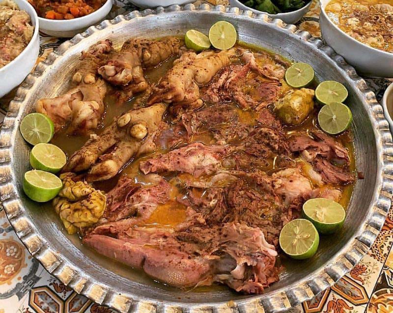 Calf in a copper tray with fresh lemon; Photo source: uniqop.com; Photographer: Unknown