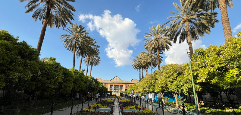 Consideration of Orange Ghost. Photographer: Hadi