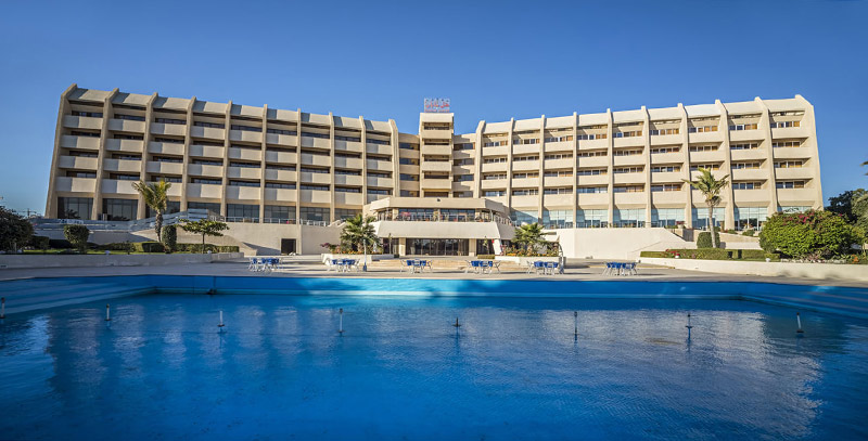 Shayan hotel entrance; Photo source: Shayan Kish Hotel website; Photographer: Unknown