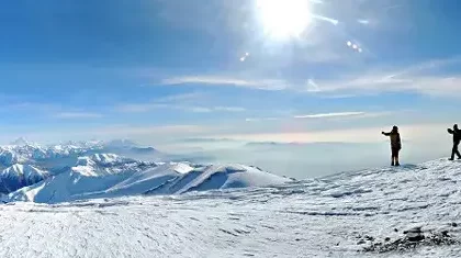 Mountaineers on the snowy peak of Tochal; Photo source: Iran on Adventure, photographer: unknown