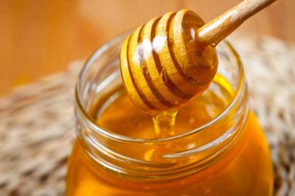 What are the types of honey and the therapeutic uses of each?
