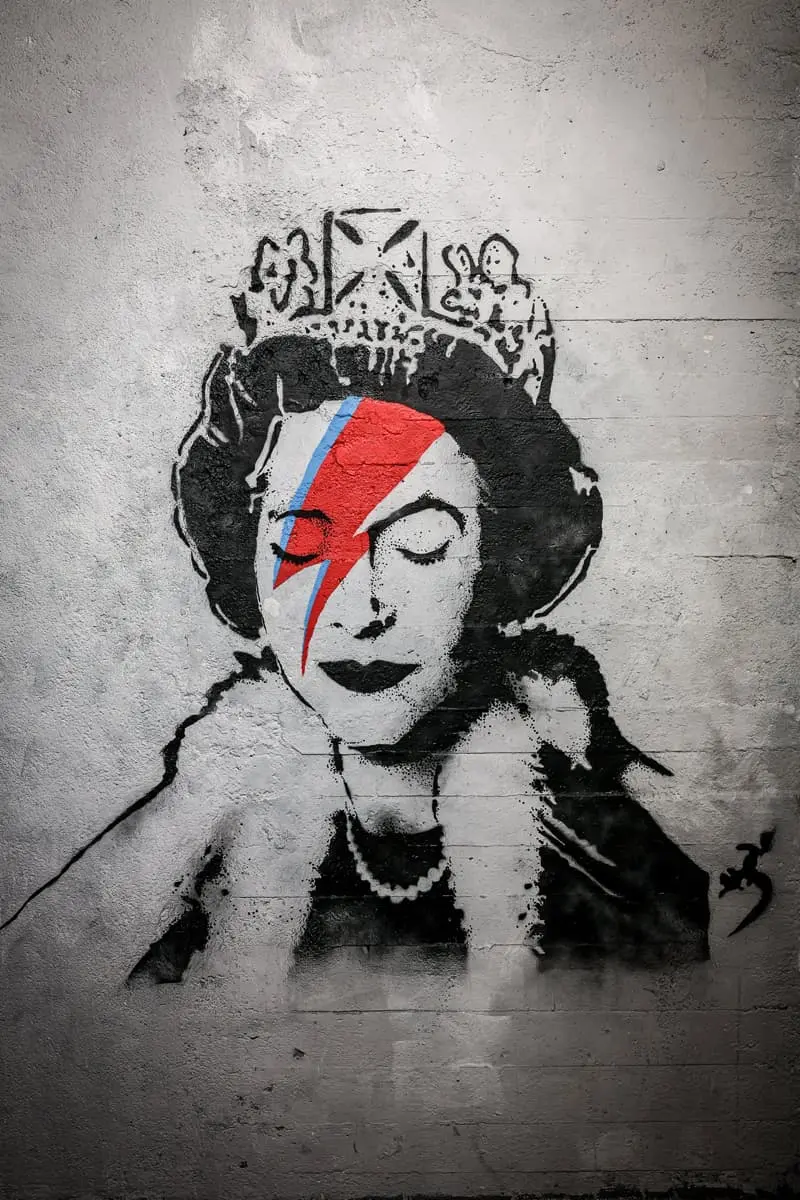 Conceptual painting by Queen Elizabeth; Banksy's effect