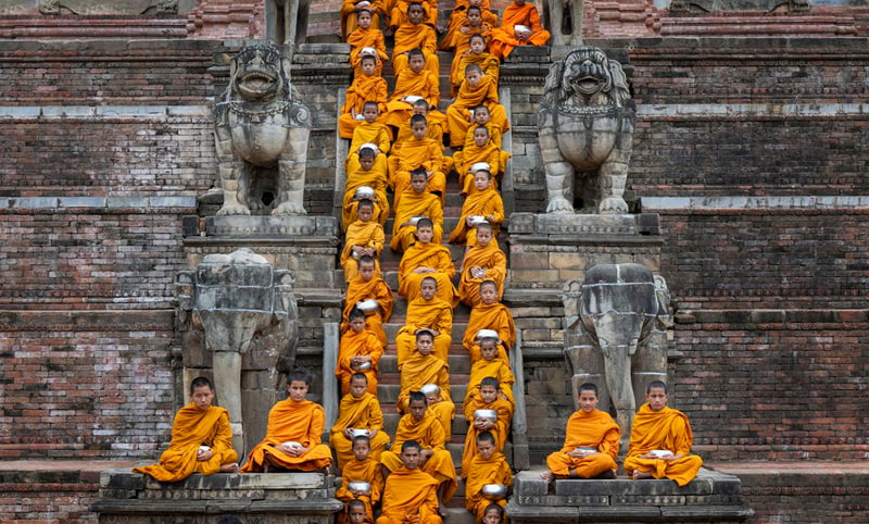 The monks of the Buddhist temple; Photographer: Ignacio Palacios from <a href=