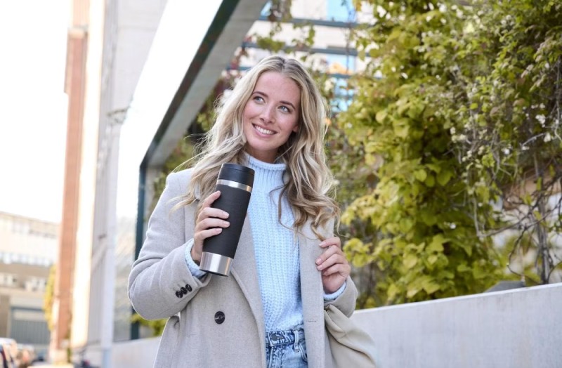 Travel Mag for hot and cold drinks. Source: mvideo.ru website; Photographer: Unknown