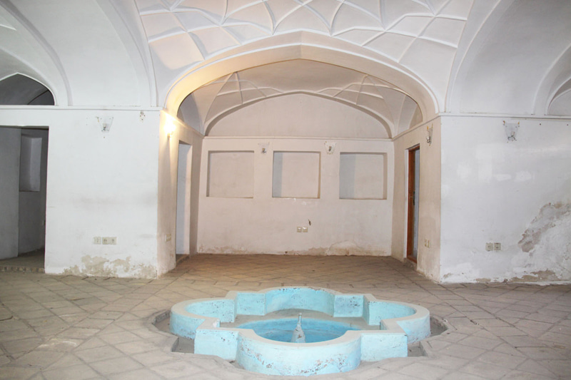The inner dock of the tadin house; Source: Arya Heritage; Photographer: Ehsan Varamini