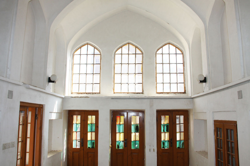 The five -door room of Tadin's house; Source: Arya Heritage; Photographer: Ehsan Varamini
