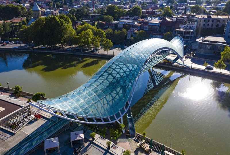 Tbilisi Peace Bridge, Photo Source: Topguide24.com, Photographer: Unknown
