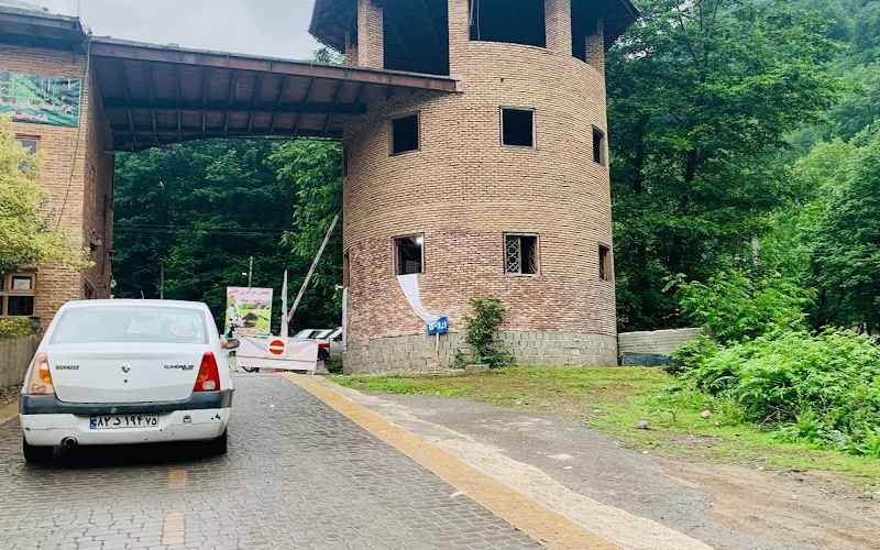 Access to River Castle, Photo Source: Google Map, Photographer: Sharafkhan Mohamed