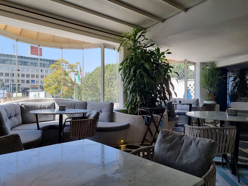Interior Space of Tehran Internet Restaurant. Source: Google Map; Photographer: Bahar mpour