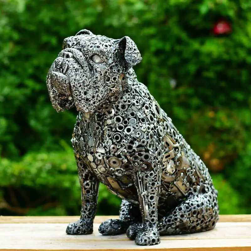 Bulldog's statue with recycled materials