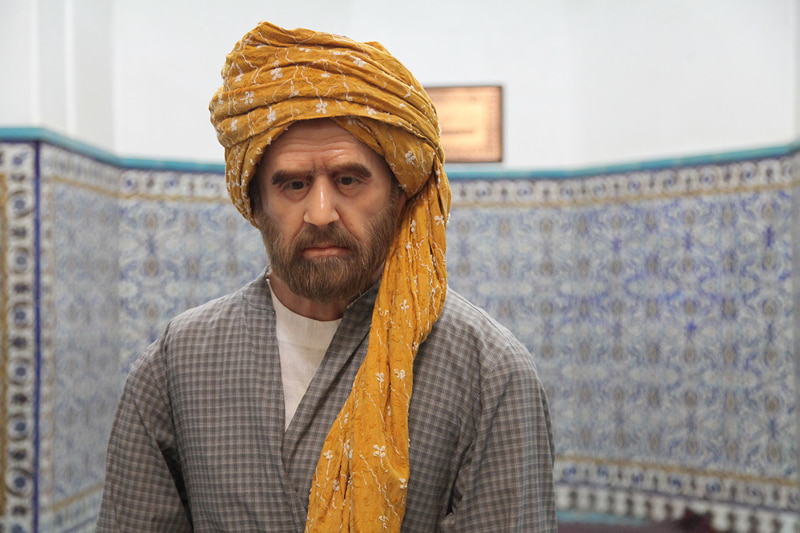 The statue of the man in the head in the bathroom of Ganjali Khan Kerman; Photographer: Mohammad Shojaee