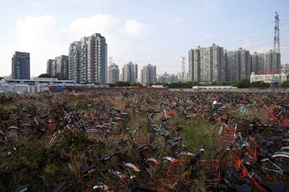 Abandoned bikes in Shanghai; Photographer: Aly Song