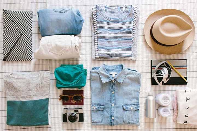 Lightweight clothes for travel; Photo Source: Pinterest.com. Photographer: Unknown