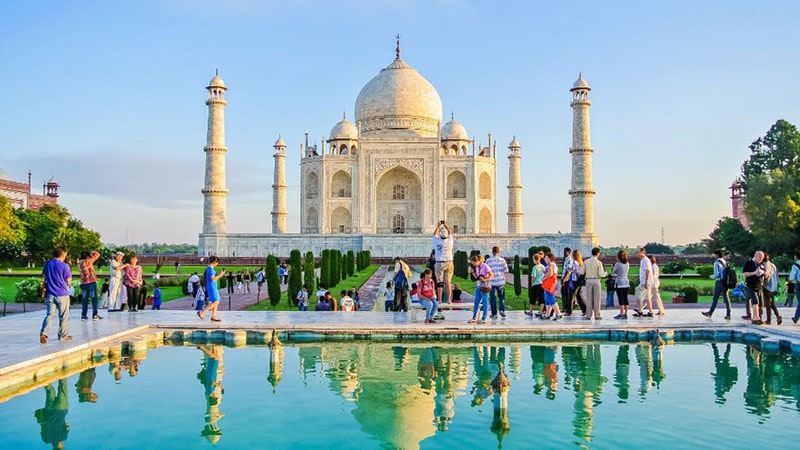 Guide to Visiting the Crown of the History, Architecture and Travel Tips