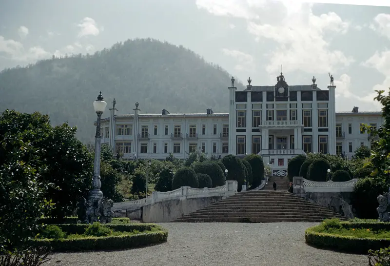 Historical photo of the old Ramsar Hotel Photographer Charles Schroeder