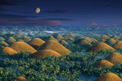 Introduction to the Philippine Chocolate Hills a spectacular attraction in Buool you should know